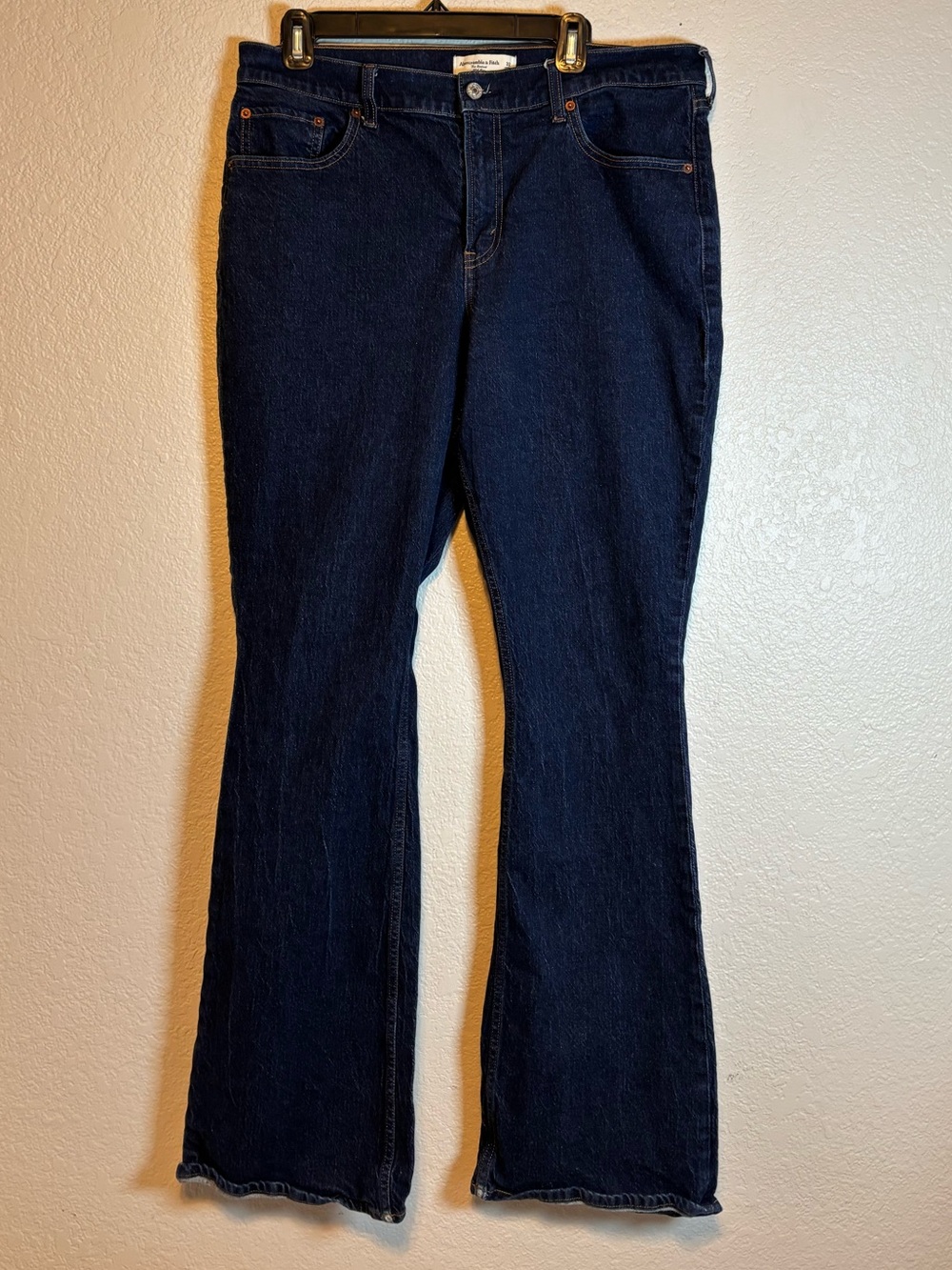 Abercrombie & Fitch The Bootcut Midrise Jeans Curve Love 32